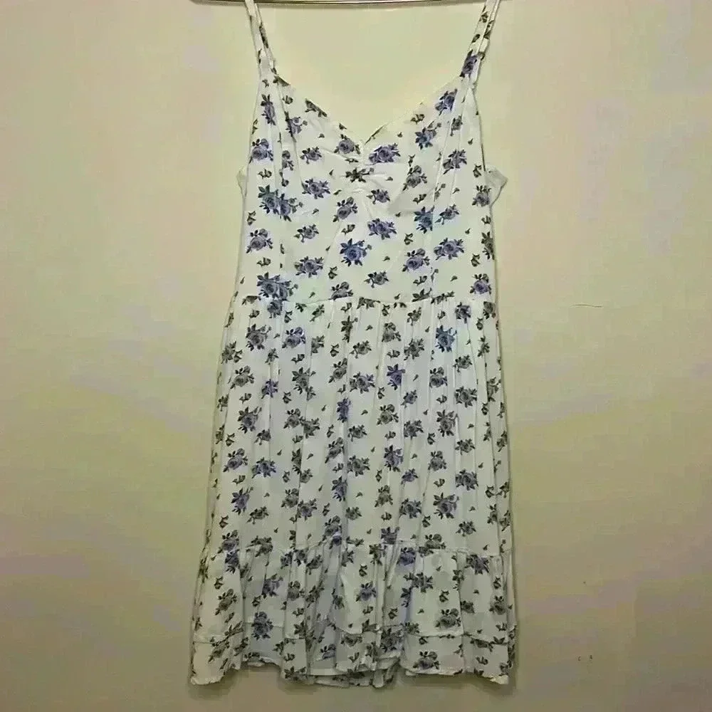 Hollister Floral Tie Back Dress - Picture 2 of 8